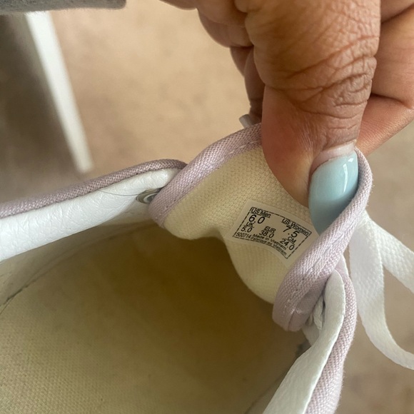 Light purple vans platform sneaker - Picture 3 of 3